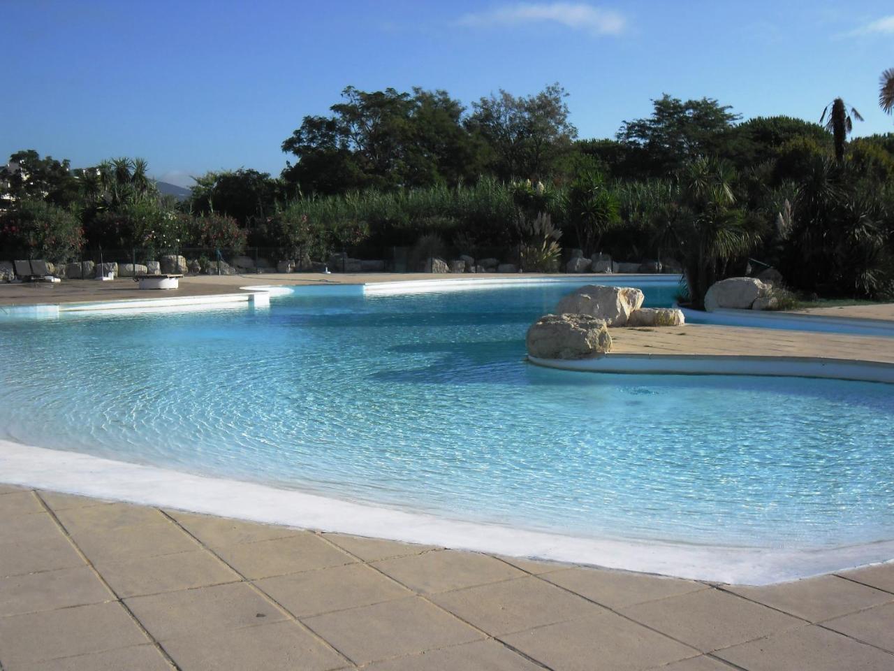 Gasyan - Golfe De St-tropez - Aves Acces Dans Avec Piscine Gassin